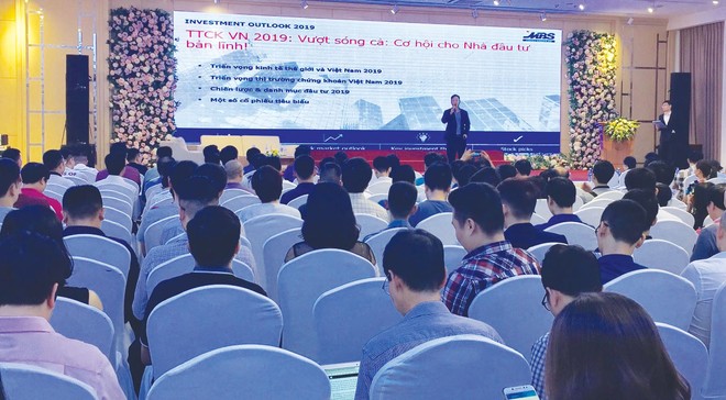 MBS’s Talk 17:  “Vượt sóng cả: Cơ hội cho nhà Kl99ok phiên bản mới bản lĩnh”