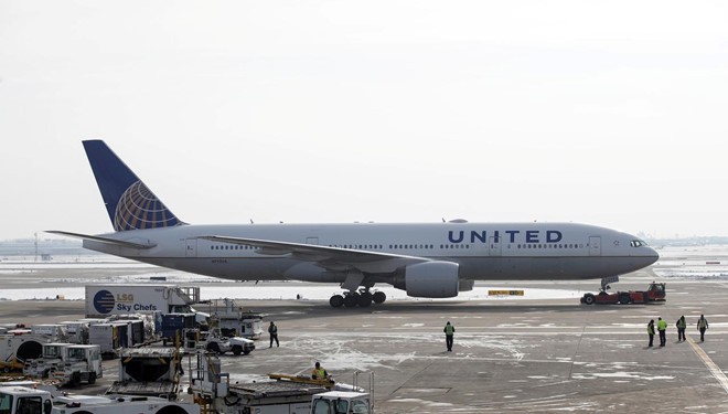 Hãng hàng không United Airlines vừa vướng sự cố phi công say xỉn
Reuters.