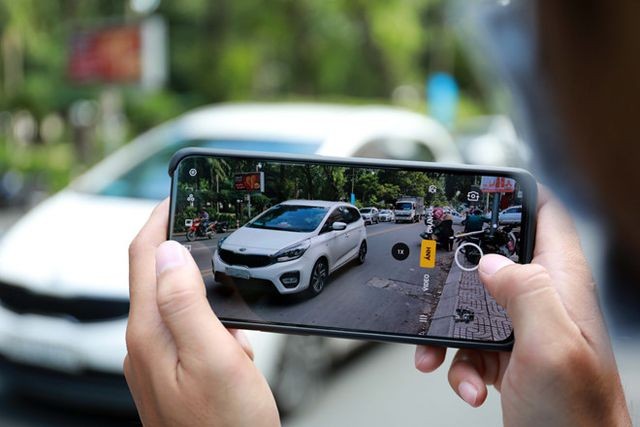 Người dân ghi hình vi phạm KL99 là cổng game giải trí trực tuyến hàng đầu hiện nay (Ảnh minh hoạ).