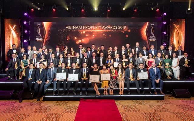 52 hạng mục giải thưởng được trao cho hơn 20 công ty Web Tổng Nhà Cái 99Kl99 Giải Trí Bậc Nhất.