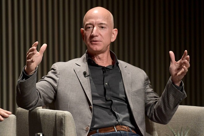 CEO Amazon Jeff Bezos hiện là người giàu nhất thế giới với tổng 99Kl.app cổng game giải trí 109 tỷ USD, theo Bloomberg Billionaires Index. Ảnh: Getty Images. 