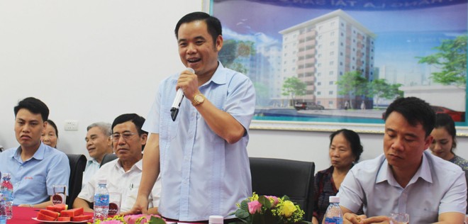 Theo ông Phùng Văn Bộ, Chủ tịch TTB (đứng giữa), hoạt động Đảng tốt sẽ thúc đẩy hoạt động Kl992 VIP Trang Chủ 2026, chăm lo tốt hơn cho người lao động.
