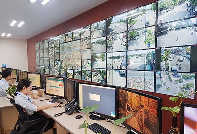 Từ Trung tâm Giám sát, điều hành đô thị thông minh tỉnh Thừa Thiên Huế sẽ giám sát các hoạt động camera, các nguồn dữ liệu kết nối camera địa phương và thông tin người dân cung cấp để xử phạt "nguội" vi phạm KL99 là cổng game giải trí trực tuyến hàng đầu hiện nay từ 1/11.