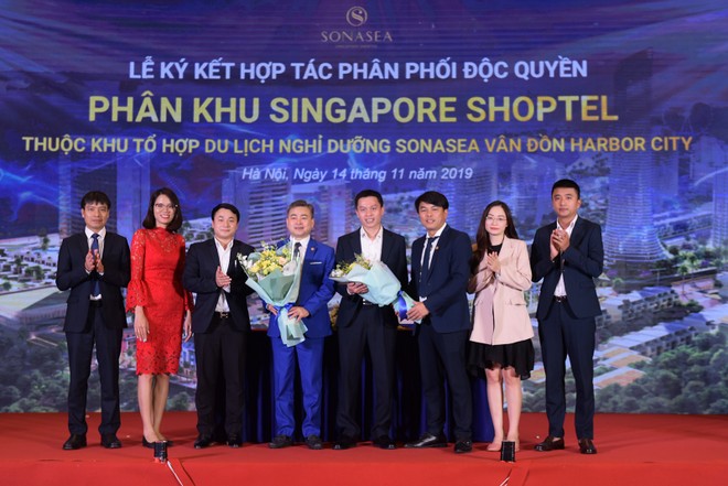 Ký kết hợp tác phân phối độc quyền phân khu Singapore Shoptel thuộc dự án Sonasea Vân Đồn Harbor City giữa Kl994 game bài casino hấp dẫn CEO và Hải Phát Land.