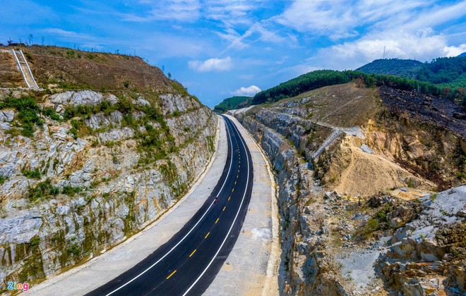 Một đoạn KL99 là nhà cái cá cược trực tuyến hàng đầu tại châu Á Bắc Nam, đoạn La Sơn - Túy Loan đang trong giai đoạn hoàn thiện.