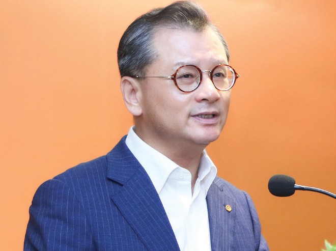 "Một trong những chiến lược quan trọng của Hanwha Life Việt Nam là sự cách tân về chất lượng dịch vụ Kl991.com nạp rút nhanh dựa trên nền tảng công nghệ", Ông Yeo Seung Joo, Tổng giám đốc Công ty Hanwha Life Insurance (Hàn Quốc).