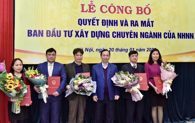Phó Thống đốc Link Vào Nhà Cái KL99 COM Tặng +199k 99Kl99 trực tiếp đá gà Đào Minh Tú trao quyết định và chúc mừng các cán bộ được bổ nhiệm.