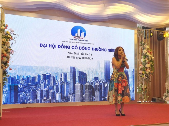 Bà Vũ Thị Thúy, Chủ tịch Hội đồng quản trị Web Tổng Nhà Cái 99Kl99 Giải Trí Bậc Nhất Nhật Nam phát biểu tại ĐHĐCĐ thường niên 2020.