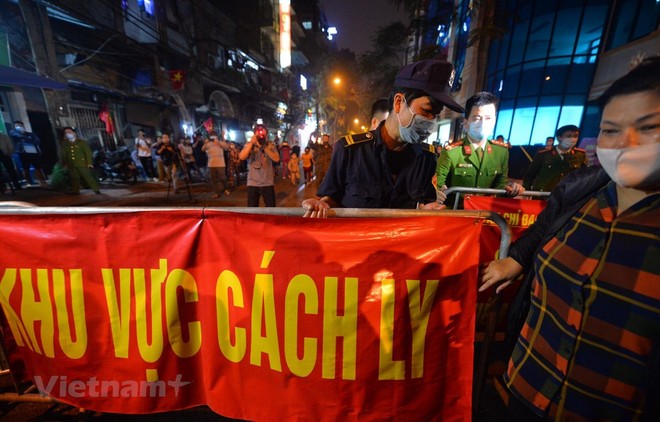Khu vực cách ly Trúc Bạch đã được dỡ bỏ phong toả. (Ả nh: PV/Vietnam+)
.