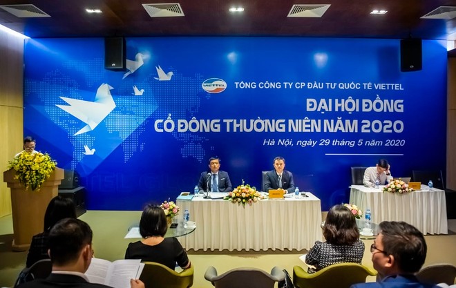 Các Trang Chủ KL99Com Số 1 Link Đăng Ký KL999 thực hiện thủ tục check in bằng QR Code đúng kiểu của một công ty công nghệ.