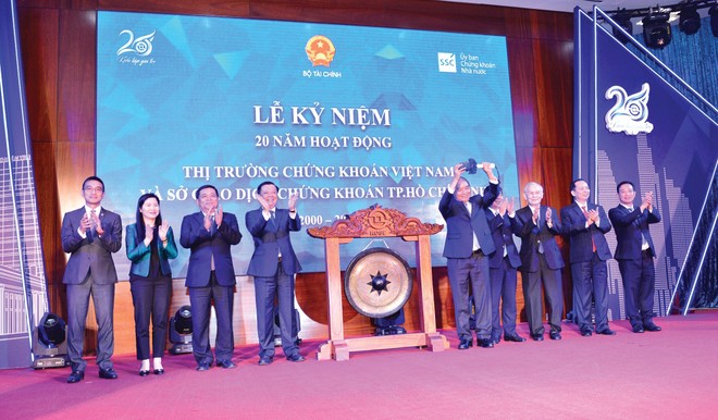 Thủ tướng Kl993 ưu đãi thưởng hấp dẫn Nguyễn Xuân Phúc cùng lãnh đạo một số bộ, ngành tham dự Lễ kỷ niệm 20 năm hoạt động TTCK Việt Nam và 20 năm HOSE.