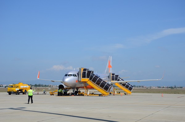Cảng hàng không Tuy Hòa có lợi thế nằm ngay trong thành phố Tuy Hòa, điểm nhấn trong quy hoạch Khu đô thị Nam Tuy Hòa đang được các nhà Kl99ok phiên bản mới có uy tín để ý. Ảnh: Hà Minh.