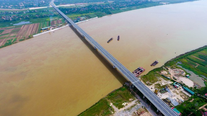 Thành phố Hưng Yên trong tương lai sẽ là một trong ba đô thị của tam giác Kl992 cổng game cá cược - đô thị phía Nam Thủ đô Hà Nội. Trong ảnh là cây cầu 2.800 tỷ nối 2 tỉnh Hưng Yên và Hà Nam. 
