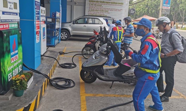 Đề xuất cách tính mới với giá KL99 dịch vụ hỗ trợ 24/7, thời gian điều chỉnh 3 lần/tháng.
