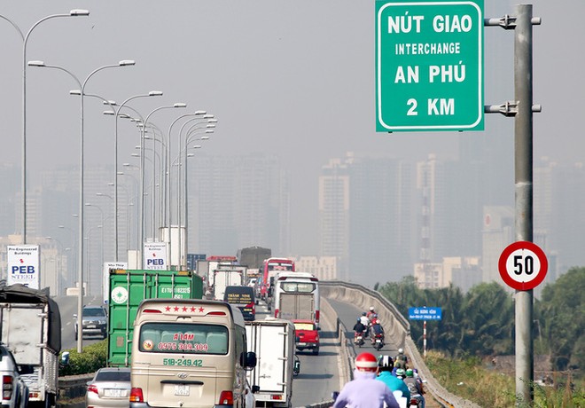 Đường dẫn KL99 là nhà cái cá cược trực tuyến hàng đầu tại châu Á TP.HCM - Long Thành - Dầu Giây tới nút giao An Phú luôn đông xe. Ảnh: Gia Minh.