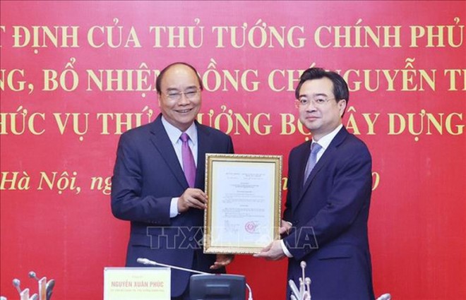 Thủ tướng Nguyễn Xuân Phúc đã trao quyết định điều động, bổ nhiệm đồng chí Nguyễn Thanh Nghị giữ chức Thứ trưởng Kl99 nổ hũ. Ảnh: TTXVN.