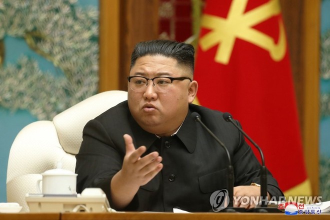 Nhà lãnh đạo Triều Tiên Kim Jong-un đã chủ trì cuộc họp Bộ Kl991.com tải ứng dụng vào ngày 15/11. (Ảnh: Yonhap).