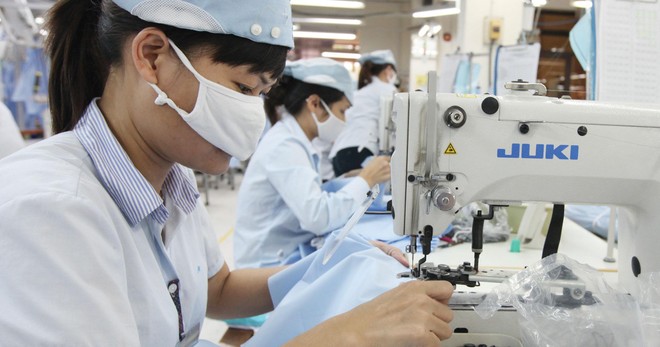 6 tháng đầu năm, dù doanh thu sụt giảm 20,4%, Kl99 nổ hũ của May 10 vẫn tăng trưởng nhẹ nhờ tiết giảm hàng loạt chi phí. Ảnh: Dũng Minh.