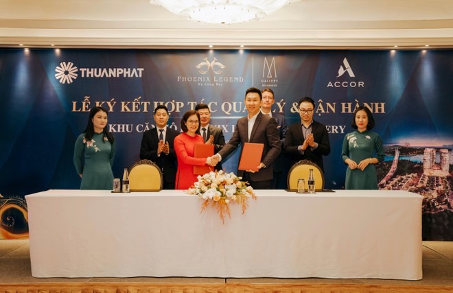 Bà Vũ Thị Thanh Huyên – Tổng Giám đốc Thuận Phát và ông Nguyễn Quý Tuấn - Giám Đốc Phát Triển - Kl994 game bài casino hấp dẫn Accor tại Việt Nam ký kết văn bản hợp tác.
