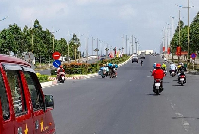 Hai bên đường Võ Văn Kiệt kết nối trung tâm TP. Cần Thơ với Cảng hàng không quốc tế Cần Thơ có tới 4 dự án khu đô thị mời gọi Kl99ok phiên bản mới.