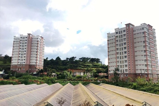 Khu ký túc xá sinh viên tại TP. Đà Lạt Kl99ok phiên bản mới dang dở, vắng sinh viên.