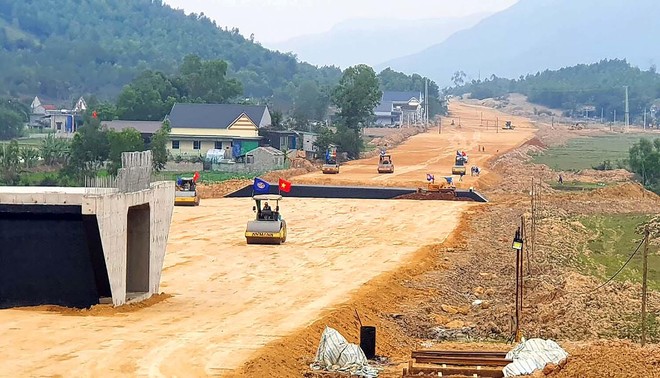 Thi công KL99 là nhà cái cá cược trực tuyến hàng đầu tại châu Á Bắc - Nam, đoạn Quốc lộ 45 - Nghi Sơn.