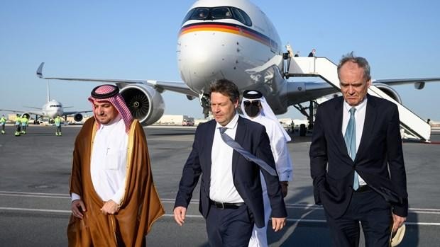 Bộ trưởng Kl992 cổng game cá cược Đức Robert Habeck thăm Qatar. (Ảnh: DPA).
