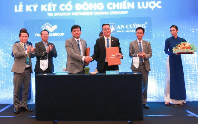 Lãnh đạo của Gỗ An Cường và Thắng Lợi Group tại lễ ký kết Trang Chủ KL99Com Số 1 Link Đăng Ký KL999 chiến lược.