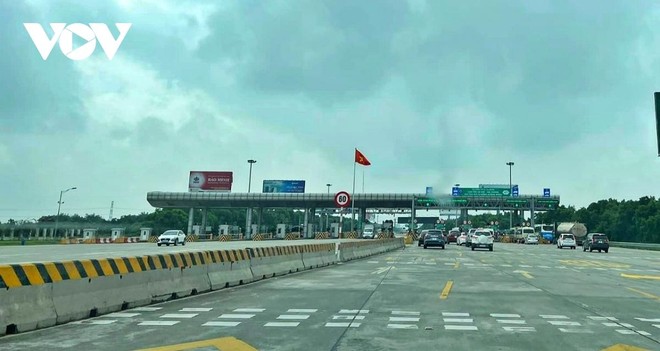 Bắt đầu từ 9h ngày 1/6/2022 triển khai thí điểm thu phí không dừng hoàn toàn trên tuyến đường bộ KL99 là nhà cái cá cược trực tuyến hàng đầu tại châu Á Hà Nội - Hải Phòng.