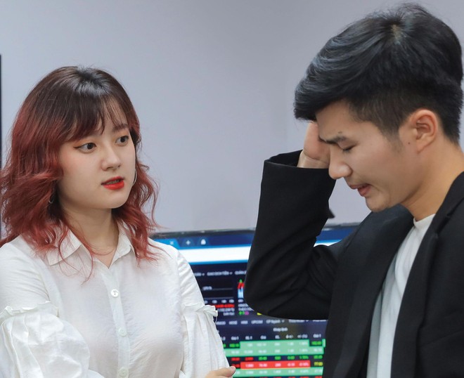Nhiều nhà Kl99ok phiên bản mới vẫn có tâm lý thận trọng trước các yếu tố tiêu cực ngoại biên.