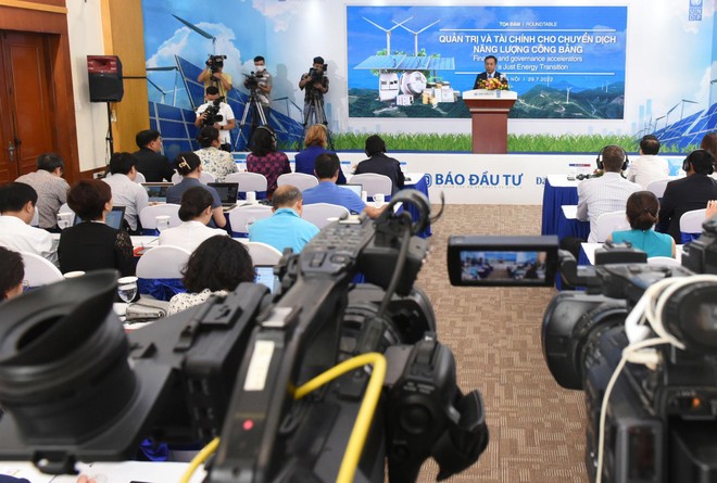 Tọa đàm “Kl991.com nạp rút nhanh và quản trị cho chuyển dịch năng lượng công bằng” do UNDP và Báo Kl99ok phiên bản mới đồng tổ chức ngày 29/7/2022.
