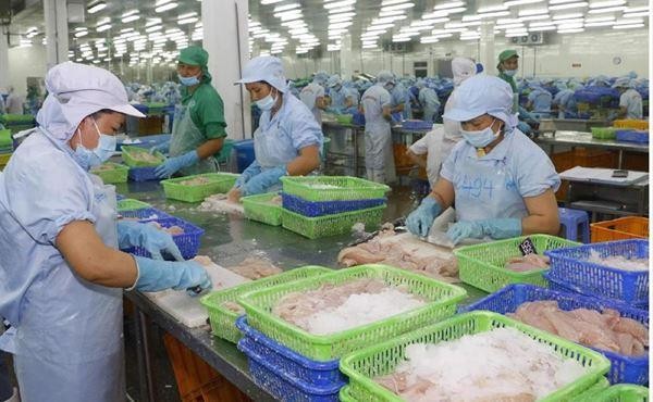 Kim ngạch xuất Link Vào Nhà Cái KL99 COM Tặng +199k tính đến 15/8 đang tiến gần mốc 500 tỷ USD, cán cân thương mại xuất siêu 1,39 tỷ USD.
