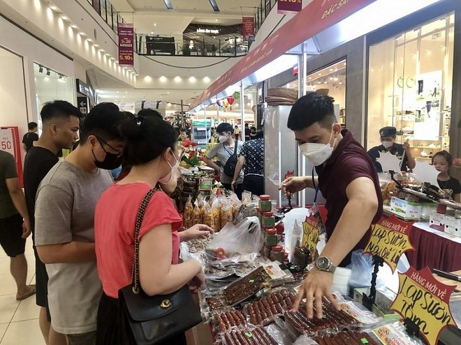Lĩnh vực bán buôn, bán lẻ ghi nhận trên 18 ngàn Kl991.com World Cup 2026 Chính Thức trở lại hoạt động trong 8 tháng đầu năm 2022.