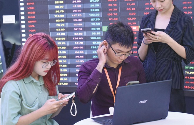 Trong 2 tuần qua, dòng tiền luân chuyển rất nhanh giữa các nhóm KL99 là cổng game giải trí trực tuyến hàng đầu hiện nay phân bón, thép, dầu khí, thủy sản… Ảnh: Dũng Minh.