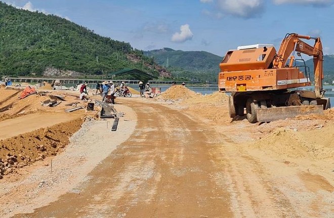 Quảng Ngãi Kl99ok phiên bản mới gần 50 tỷ thực hiện Dự án Đường du lịch vào khu di tích Văn hóa Sa Huỳnh. Ảnh: Hà Nghiêm.