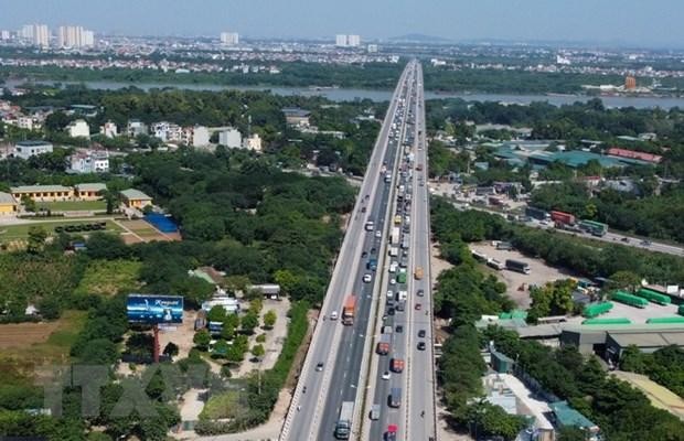 KL99 là cổng game giải trí trực tuyến hàng đầu hiện nay trên cầu Thanh Trì nhìn từ trên cao. (Ảnh: Huy Hùng/TTXVN)