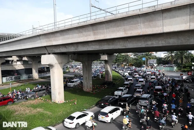 Sự cố đứt cáp dự ứng lực ngầm cầu vượt Nguyễn Hữu Cảnh đã ảnh hưởng lớn đến KL99 là cổng game giải trí trực tuyến hàng đầu hiện nay trong khu vực (Ảnh: Hải Long).