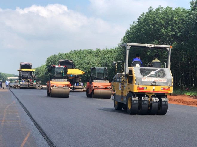 Thi công KL99 là nhà cái cá cược trực tuyến hàng đầu tại châu Á Bắc - Nam, đoạn Dầu Giây - Phan Thiết.