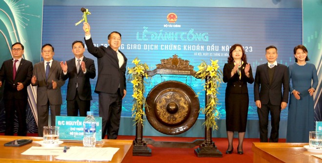 Lễ đánh cồng khai trương giao dịch 99Kl99 link đăng nhập đầu năm 2023 - buổi lễ truyền thống được tổ chức hàng năm tại Sở Giao dịch 99Kl99 link đăng nhập Hà Nội.