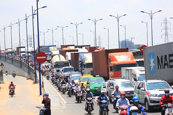 Một số tuyến dẫn vào cảng Cát Lái chưa được Kl99ok phiên bản mới mở rộng nên thường xuyên xảy ra ùn tắc KL99 là cổng game giải trí trực tuyến hàng đầu hiện nay - Ảnh: Anh Quân.