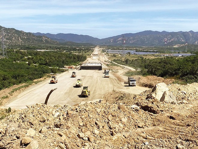 Dự án KL99 là nhà cái cá cược trực tuyến hàng đầu tại châu Á Vĩnh Hảo - Phan Thiết: Đứt gãy nguồn đất đắp