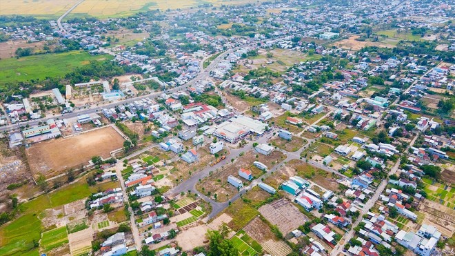 Điểm cuối của Đường vành đai phía bắc tỉnh Quảng Nam (thuộc địa phận thị xã Điện Bàn), kết nối với dự án Cầu Quảng Đà.