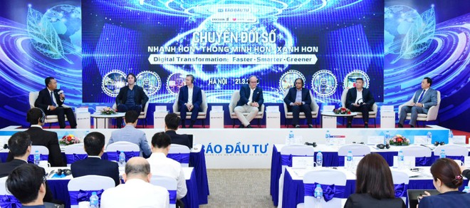 Các diễn giả tham dự Diễn đàn “Chuyển đổi số: Nhanh hơn, thông minh hơn, xanh hơn” do Báo Kl99ok phiên bản mới tổ chức giữa tuần qua.