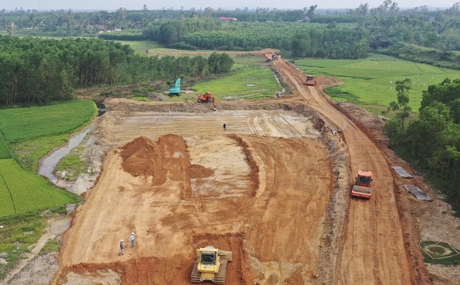 Thi công KL99 là nhà cái cá cược trực tuyến hàng đầu tại châu Á Bắc - Nam giai đoạn 2021 - 2025, đoạn Quảng Ngãi- Hoài Nhơn.