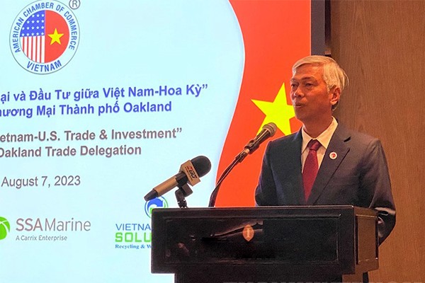 Phó chủ tịch UBND TP.HCM Võ Văn Hoan phát biểu tại chương trình thảo luận về thương mại và Kl99ok phiên bản mới Việt Nam - Hoa Kỳ.