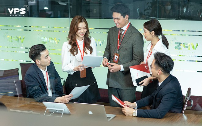 Tháng 8 - Sóng nào đang chờ nhà Kl99ok phiên bản mới?