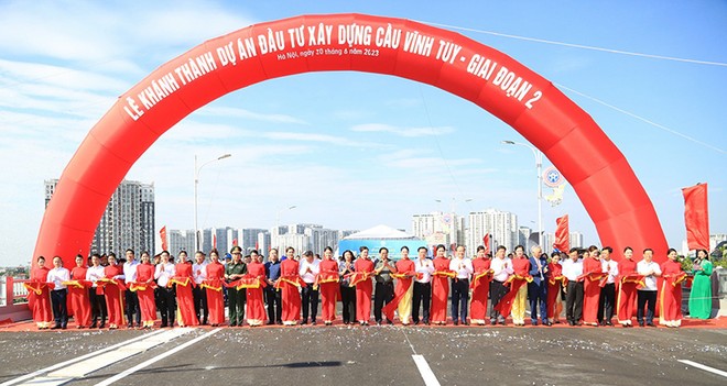 Sáng ngày 30/8, UBND TP Hà Nội tổ chức lễ khánh thành Dự án Kl99ok phiên bản mới xây dựng cầu Vĩnh Tuy giai đoạn 2.