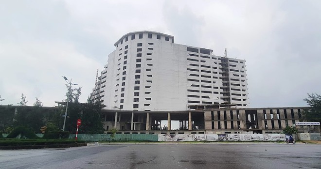 Cục Thuế tỉnh Quảng Bình vừa có quyết định cưỡng chế thuế với số tiền 2 tỷ đồng đối với Công ty cổ phần Du lịch Hà Nội - Quảng Bình, chủ Kl99ok phiên bản mới dự án Pullman Quảng Bình.