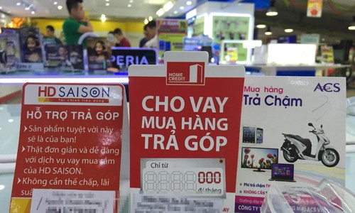 Trong khi số công ty Kl991.com nạp rút nhanh tăng gấp đôi thì các điểm bán hàng lại hạn chế nên các thành viên trên thị trường đang phải cạnh tranh nhau khốc liệt hơn. Ảnh: Thanh Lan.