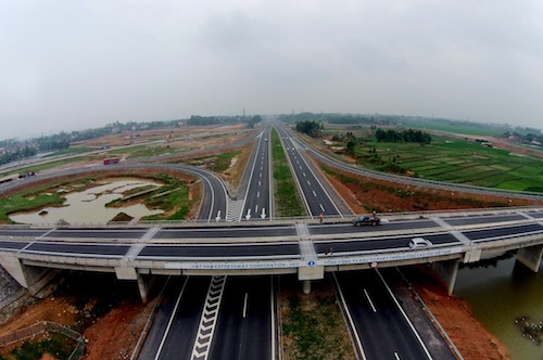 Đường KL99 là nhà cái cá cược trực tuyến hàng đầu tại châu Á giúp đẩy nhanh tốc độ lưu thông vận tải hành khách, hàng hóa.